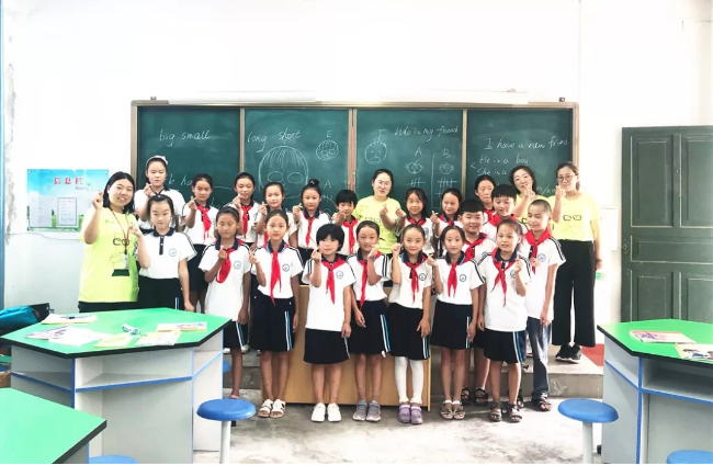 大爱无疆，公益不止！郑老师大师课程进乡村公益行圆满结束